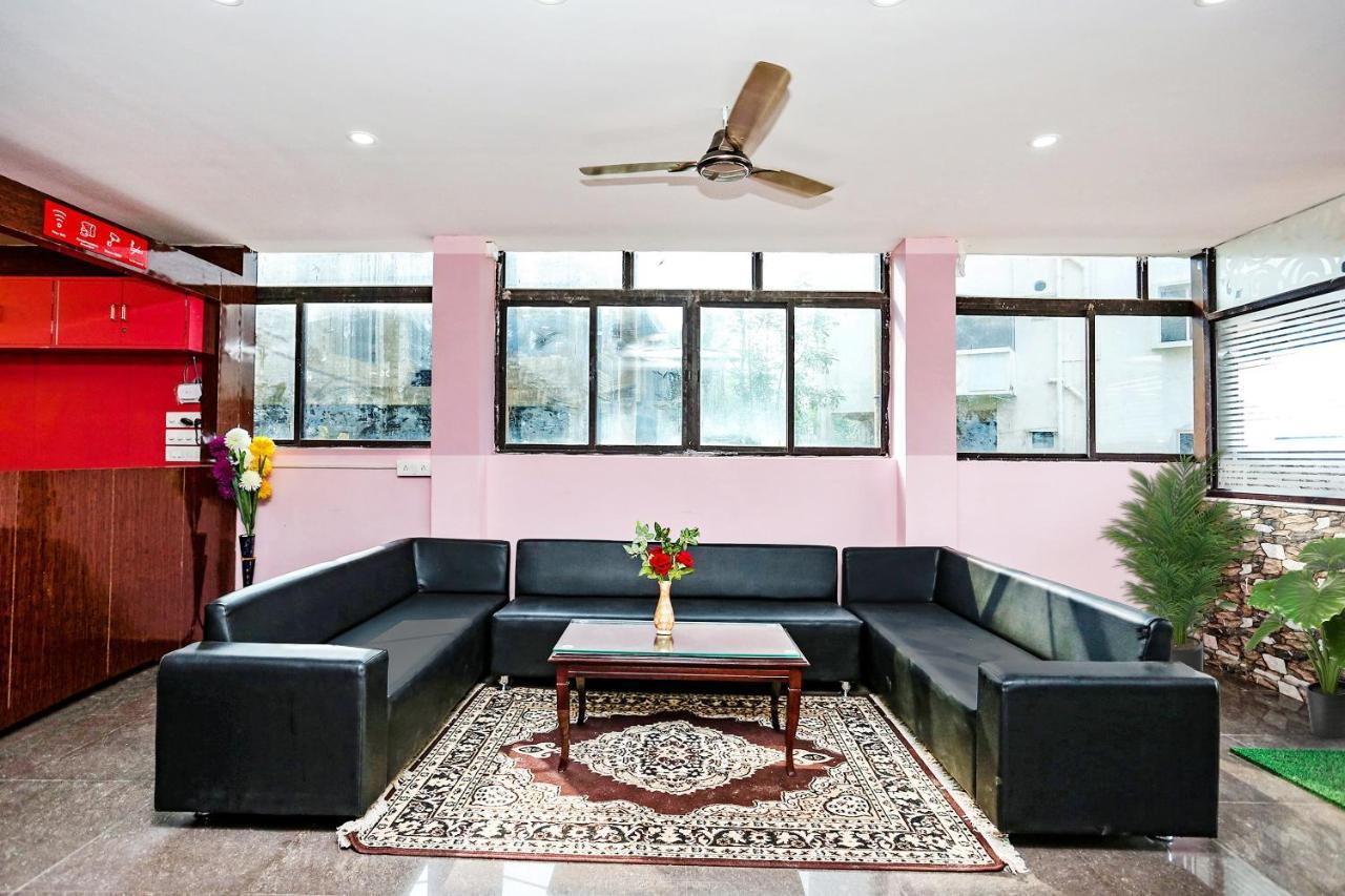 Super Collection O Aryan Hotel Khandagiri Esterno foto