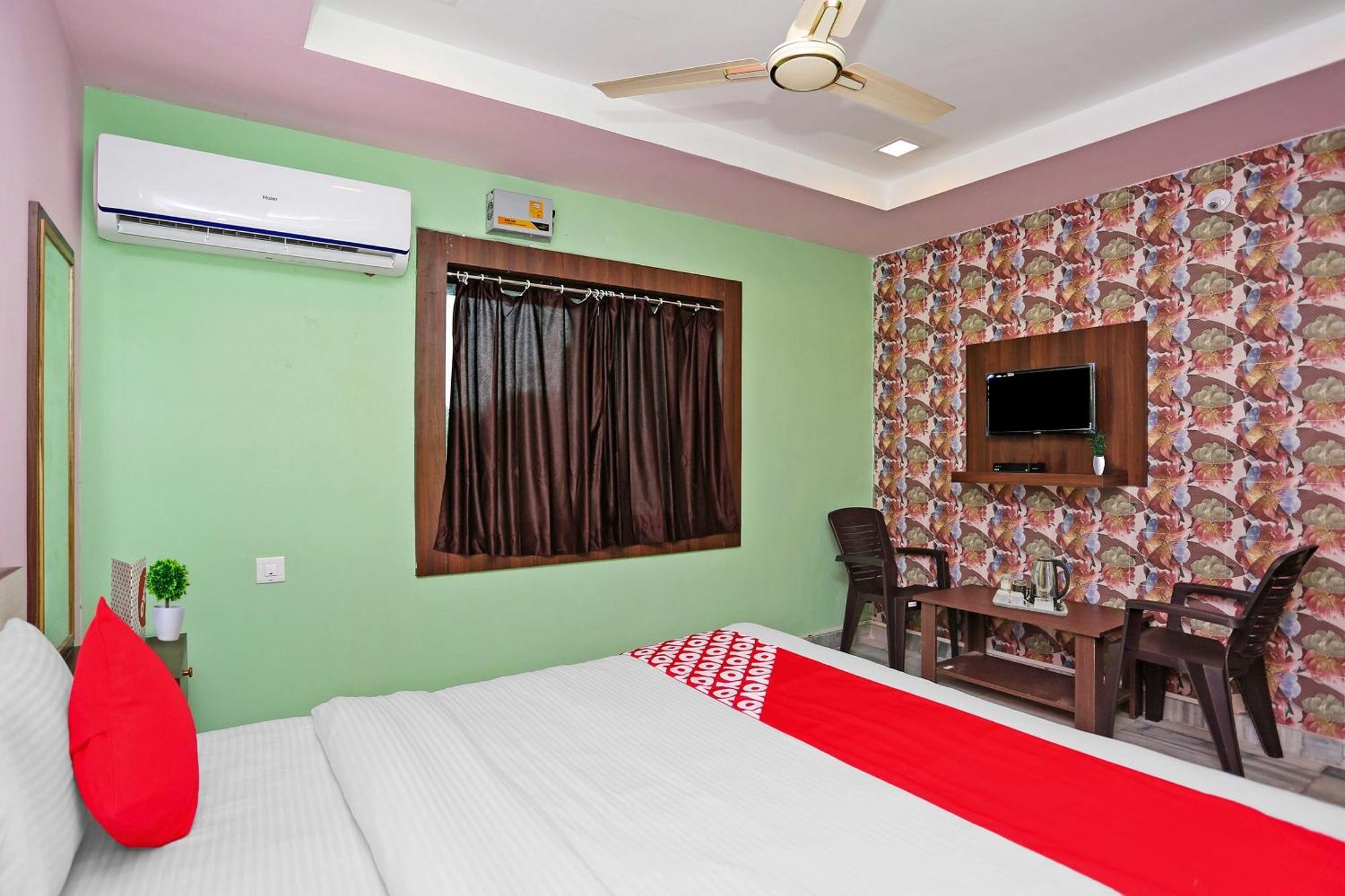 Super Collection O Aryan Hotel Khandagiri Esterno foto